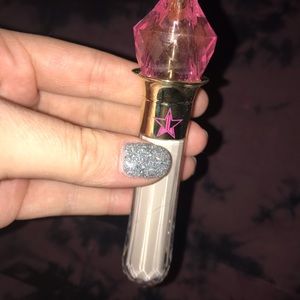 Jeffree Star concealer shade C4